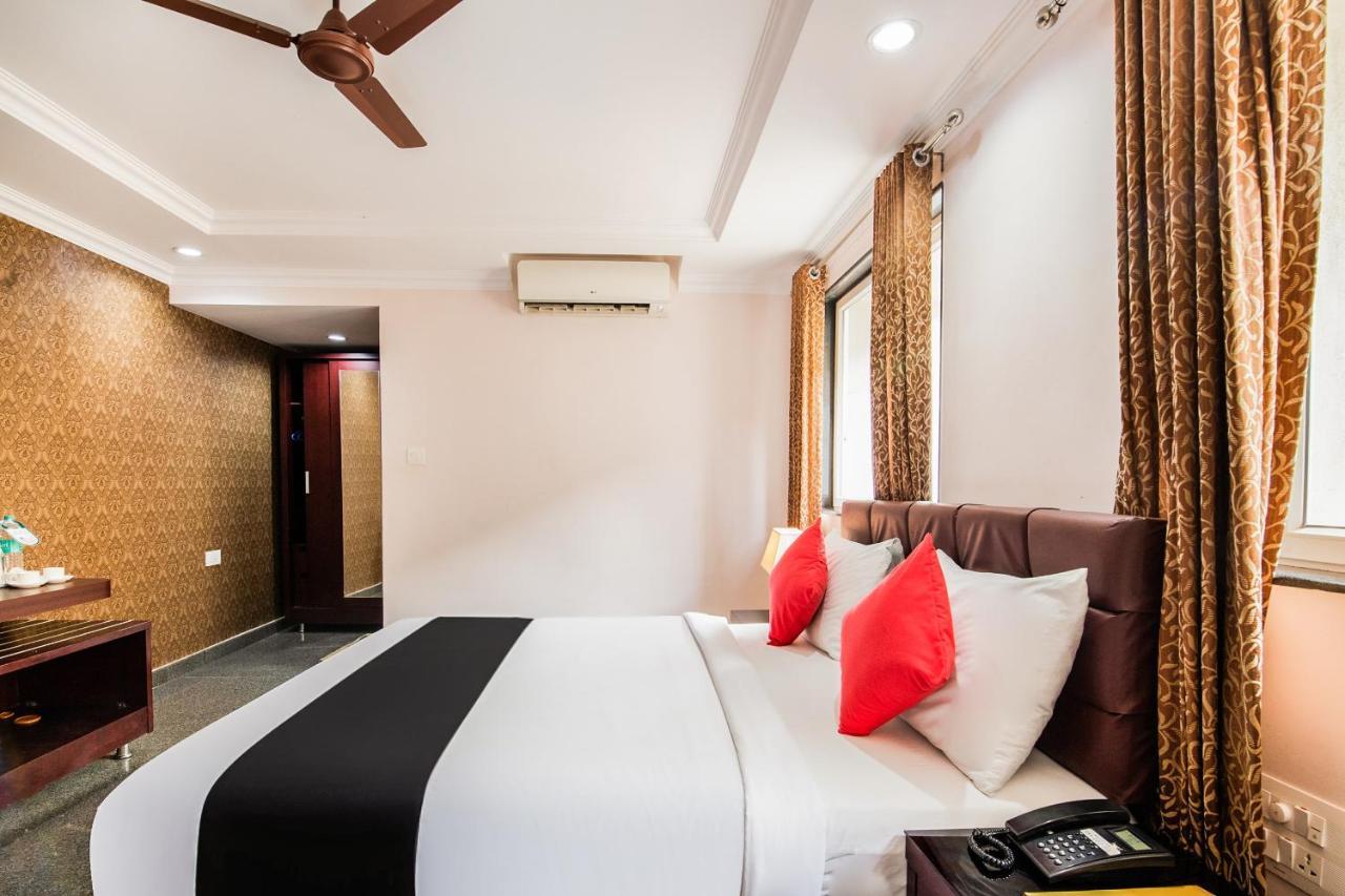 Capital O 22439 Ratna Forever Hotel Karkal Kültér fotó