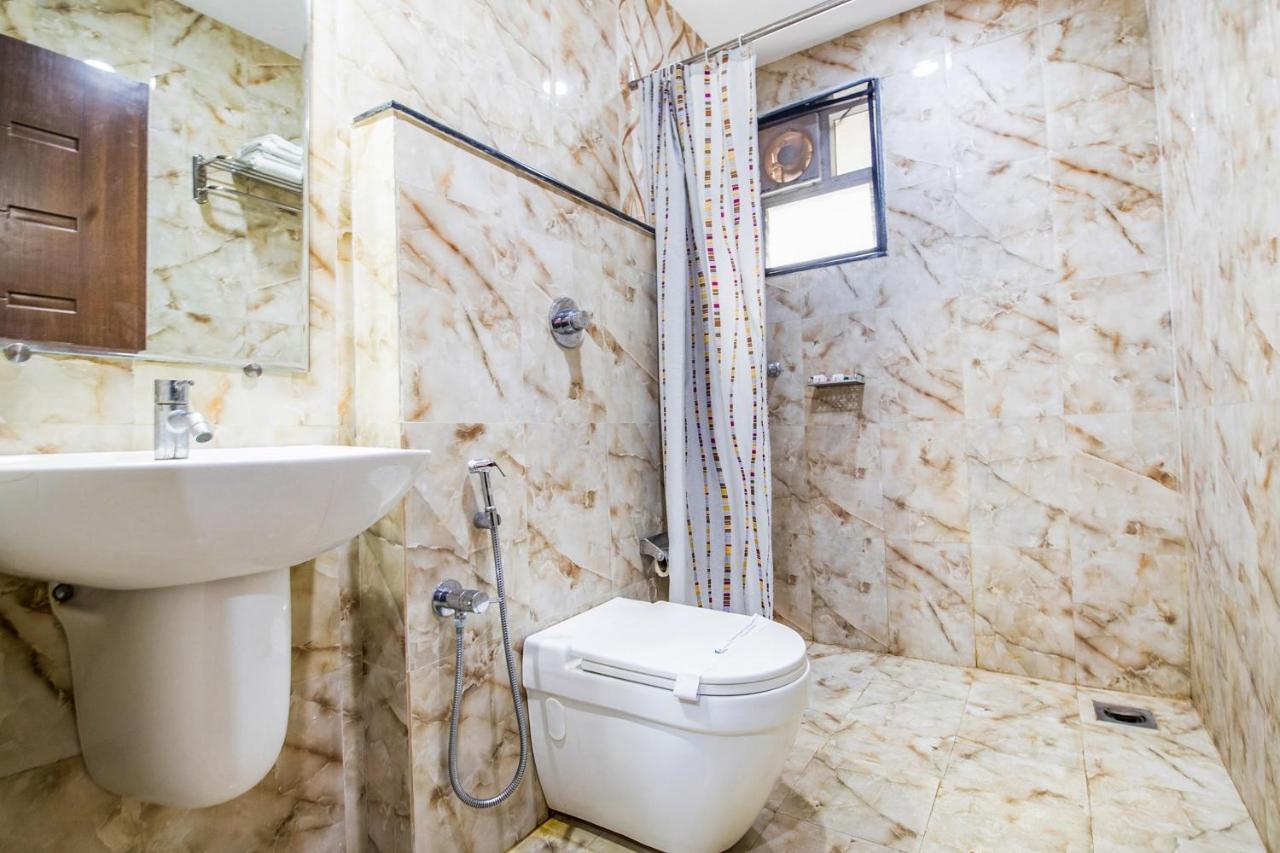 Capital O 22439 Ratna Forever Hotel Karkal Kültér fotó