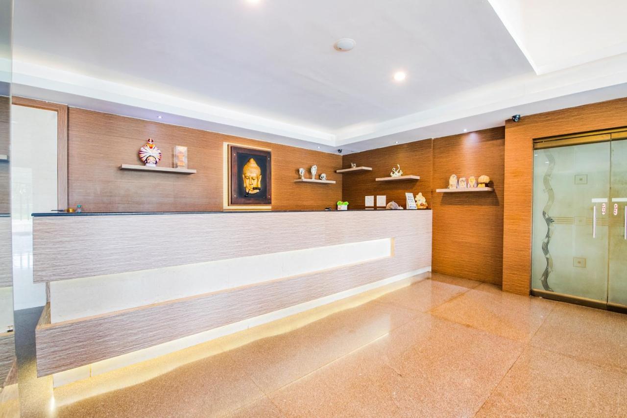 Capital O 22439 Ratna Forever Hotel Karkal Kültér fotó