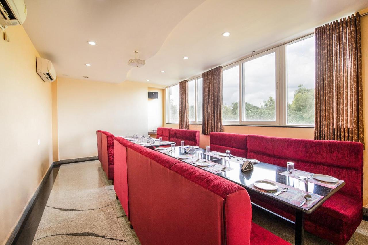 Capital O 22439 Ratna Forever Hotel Karkal Kültér fotó