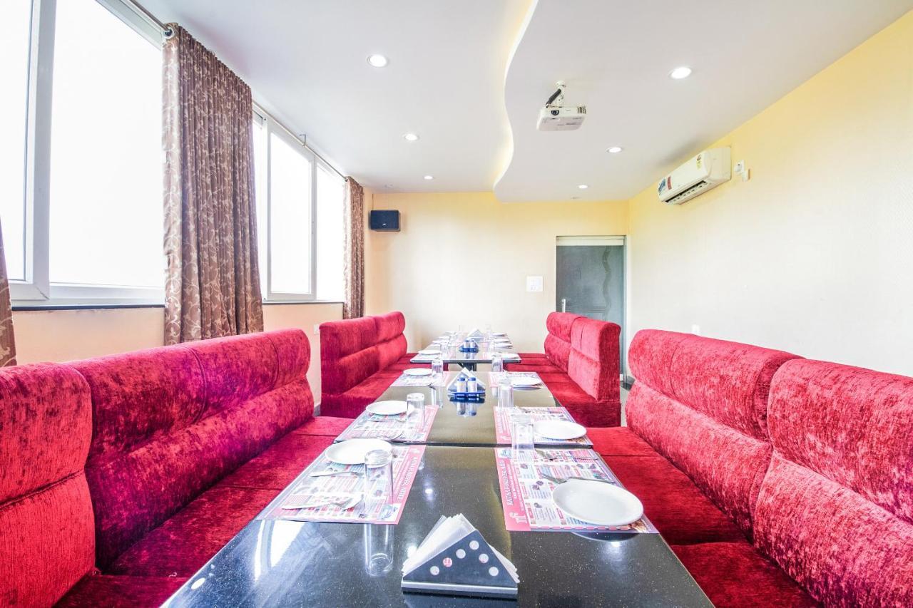 Capital O 22439 Ratna Forever Hotel Karkal Kültér fotó