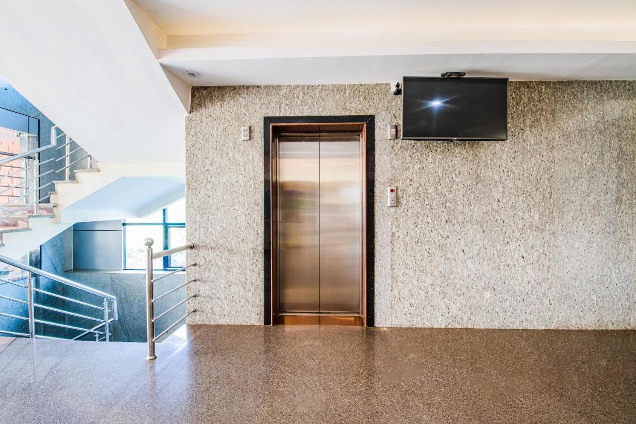 Capital O 22439 Ratna Forever Hotel Karkal Kültér fotó