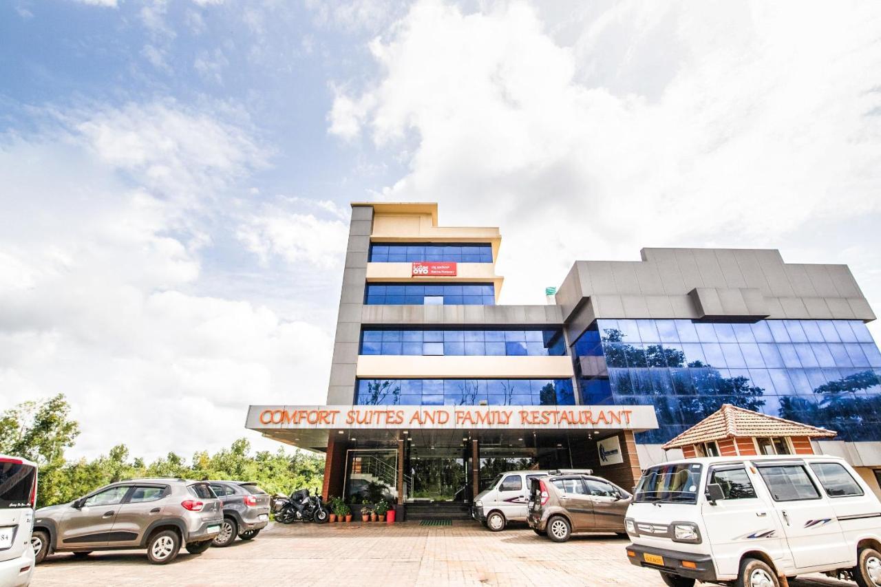 Capital O 22439 Ratna Forever Hotel Karkal Kültér fotó