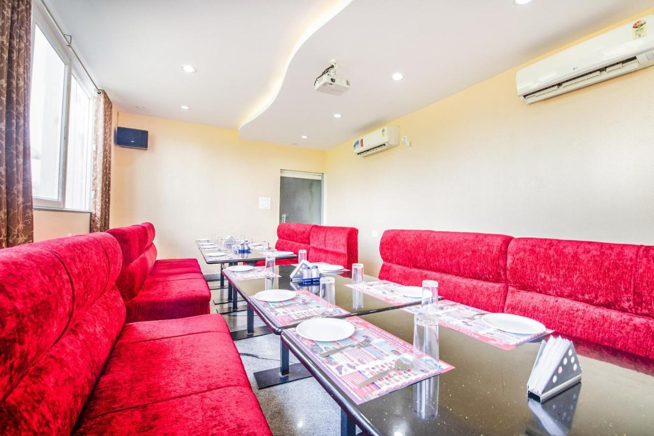 Capital O 22439 Ratna Forever Hotel Karkal Kültér fotó