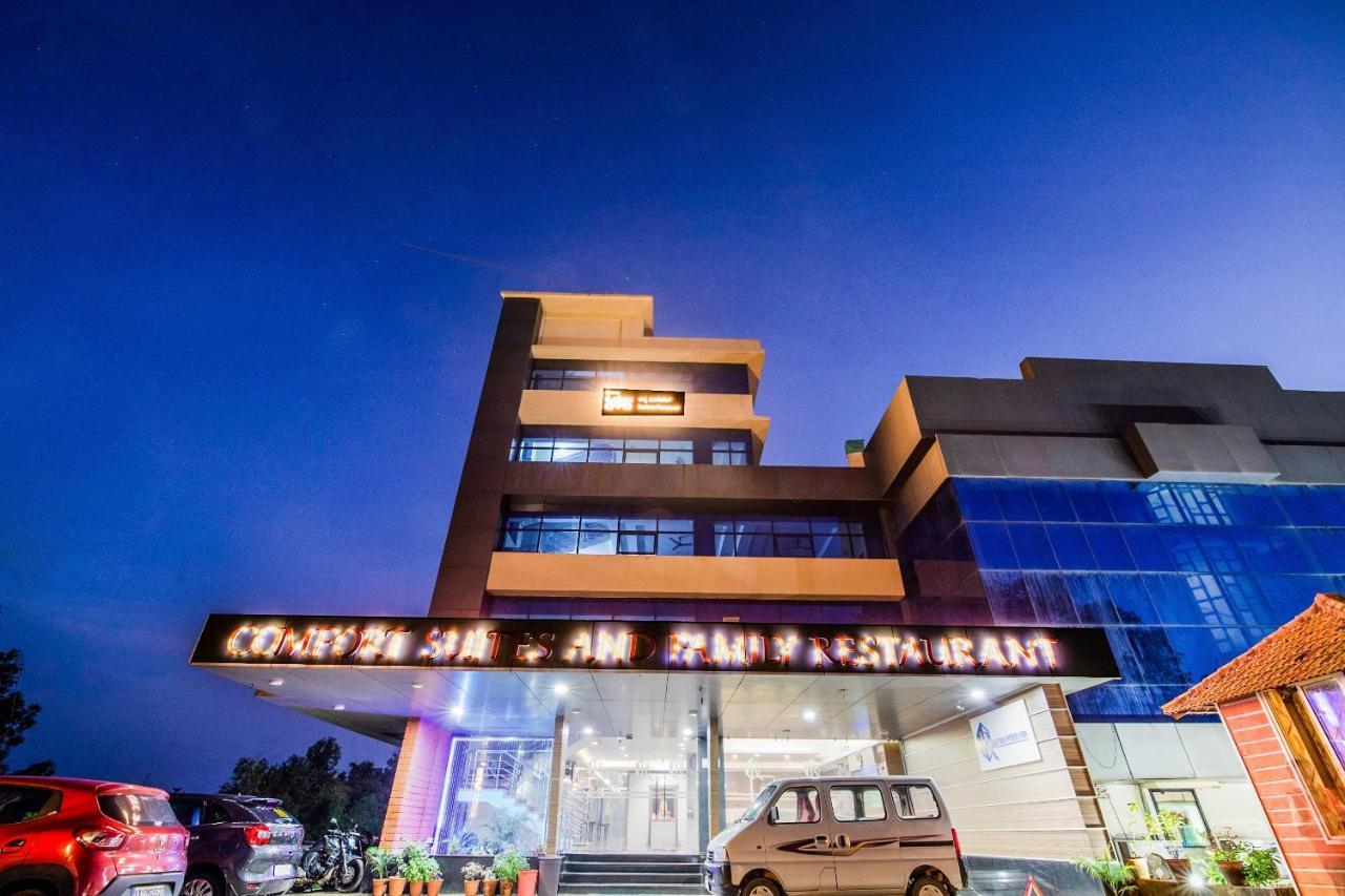 Capital O 22439 Ratna Forever Hotel Karkal Kültér fotó